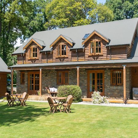 Wanaka Homestead Lodge & Cottages מראה חיצוני תמונה