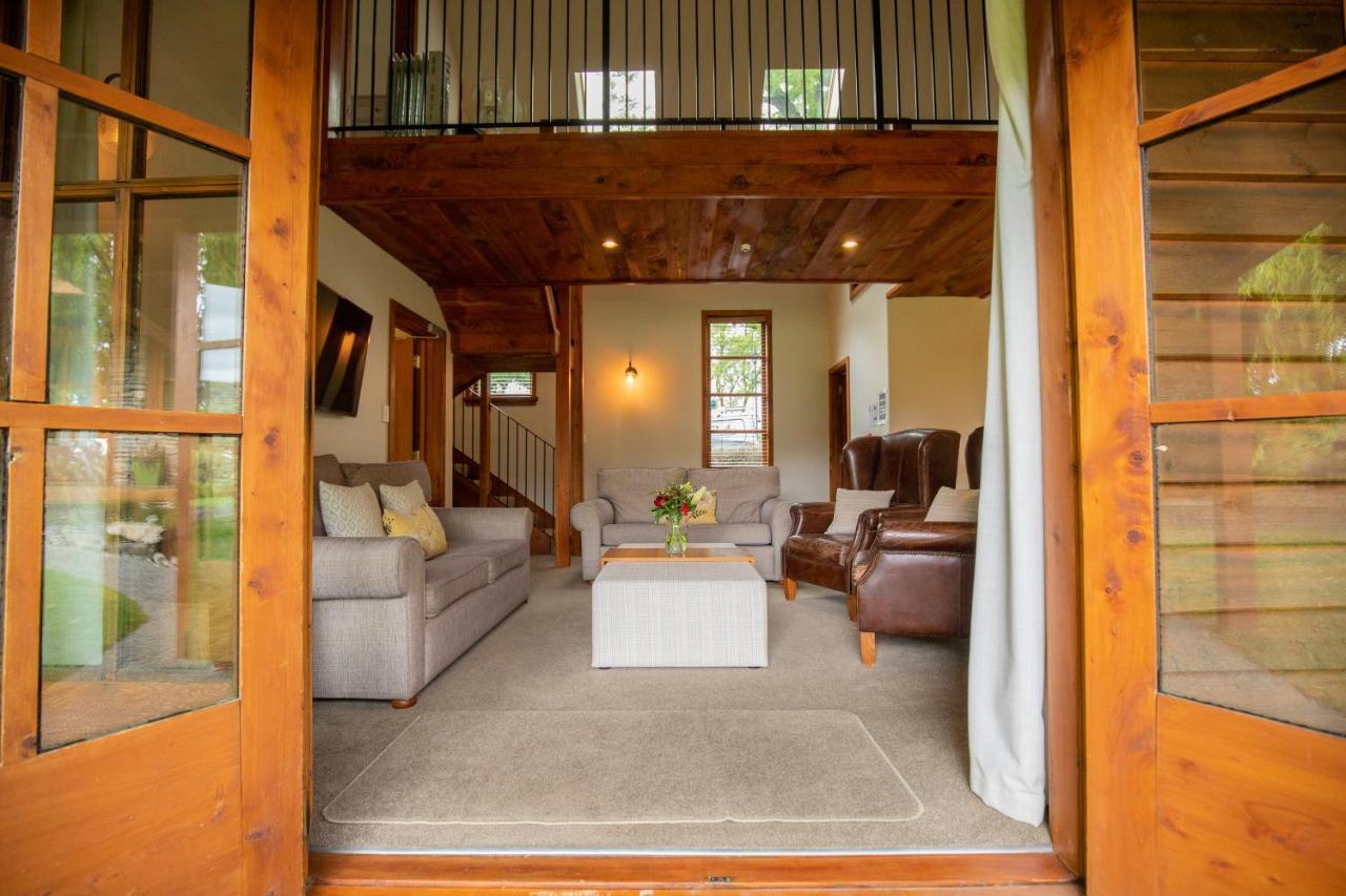 Wanaka Homestead Lodge & Cottages מראה חיצוני תמונה