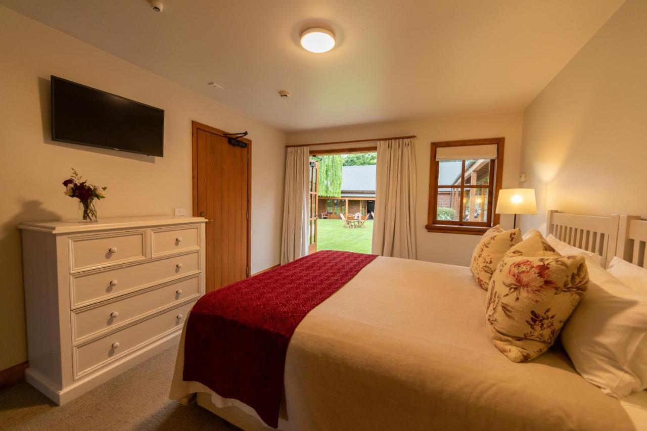 Wanaka Homestead Lodge & Cottages מראה חיצוני תמונה