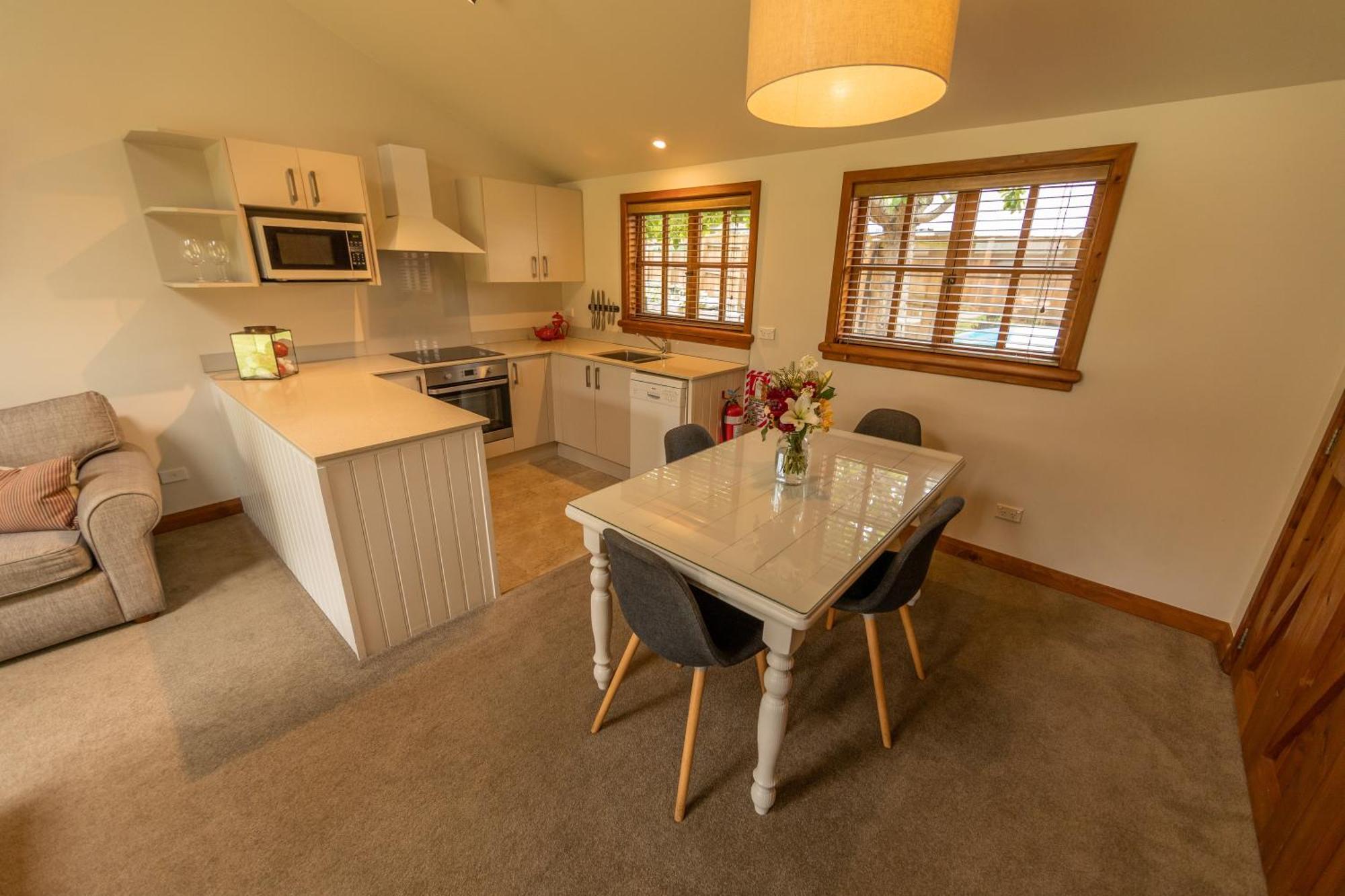 Wanaka Homestead Lodge & Cottages מראה חיצוני תמונה