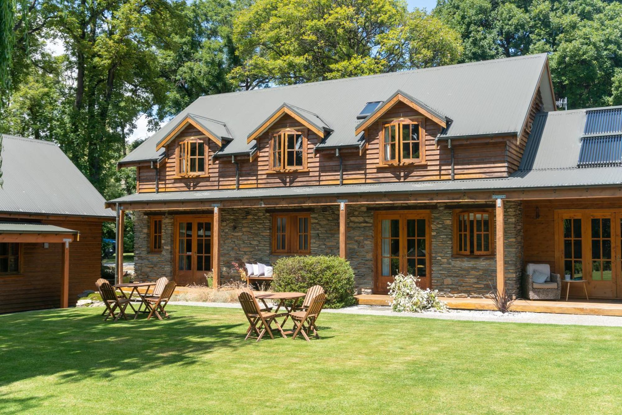 Wanaka Homestead Lodge & Cottages מראה חיצוני תמונה